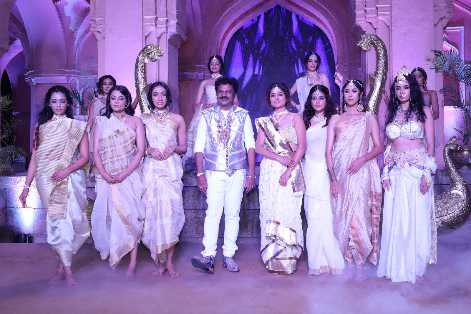 లయన్ కిరణ్ కె పార్టీ ఇంద్రలోక్ స్టైల్‌లో ఫ్యాషన్ షోలో సినీతారల సందడి…