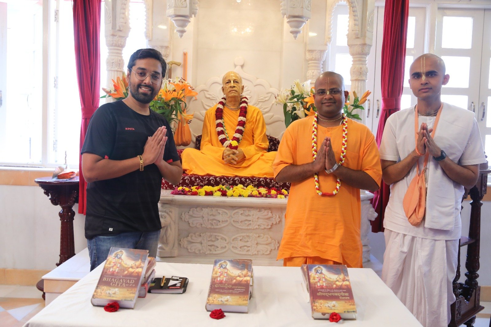 సంతోష్ జాగర్లపూడి దర్శకత్వంలో “డివైన్ మెసెజ్ 1”