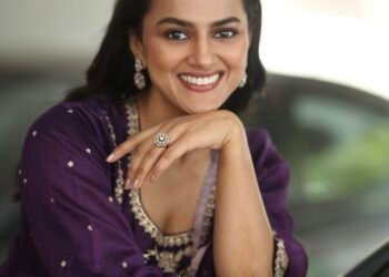 ‘డాకు మహారాజ్’ సినిమా ఒక పూర్తి ప్యాకేజ్ లా ఉంటుంది : కథానాయిక శ్రద్ధా శ్రీనాథ్