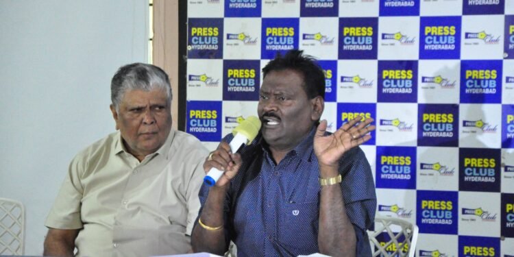 శింగనమల రమేష్…మా పెట్టుబడితో “కొమరంపులి, ఖలేజా” సినిమాలను తీసి. మా డబ్బులు తిరిగి ఇవ్వకుండా మోసం చేశాడు