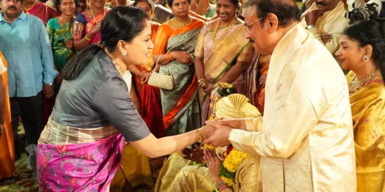 వైభవోపేతంగా జరిగిన ఫిలిం ఫైనాన్సర్ బంగారు బాబు కుమారుడి వివాహ మహోత్సవం