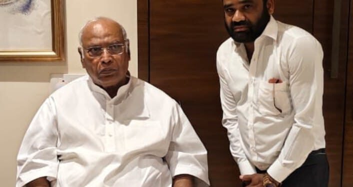 ఎ. ఐ. సి. సి. అధ్యక్షుడు మల్లిఖార్జున ఖర్గేను పరామర్శించిన ప్రముఖ నిర్మాత, కాంగ్రెస్ నాయకుడు Sk బషీద్.