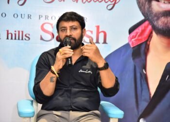 నిర్మాత నుంచి దర్శకుడిగా మారుతున్నా: సెవెన్ హిల్స్ సతీష్
