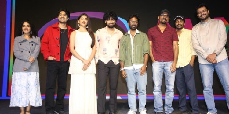 బ్లాక్‌బస్టర్‌ సినిమాకు కావాల్సిన అన్ని ఎలిమెంట్స్‌ ‘పతంగ్‌’లో ఉన్నాయి: ట్రైలర్‌ ఆవిష్కరణలో దర్శకుడు దేవకట్టా