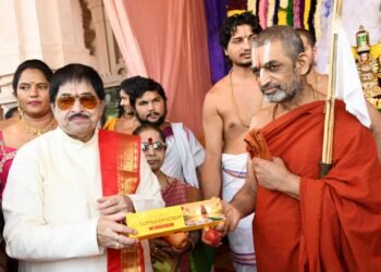 త్రిదండి చినజీయర్ స్వామి వారి దివ్య హస్తాలతో అంబికా దర్బార్ బత్తి కొత్త ప్రాడక్ట్ “రాగస్వర సుప్రభాతం” ఆవిష్కరణ