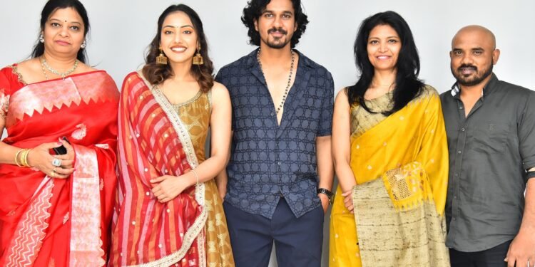 డీసెంట్ కలెక్షన్స్తో సైలెంట్ హిట్గా ‘నిలవే’ నిలిచింది: సక్సెస్ సెలబ్రేషన్స్లో ప్రముఖ దర్శకులు వి.సముద్ర