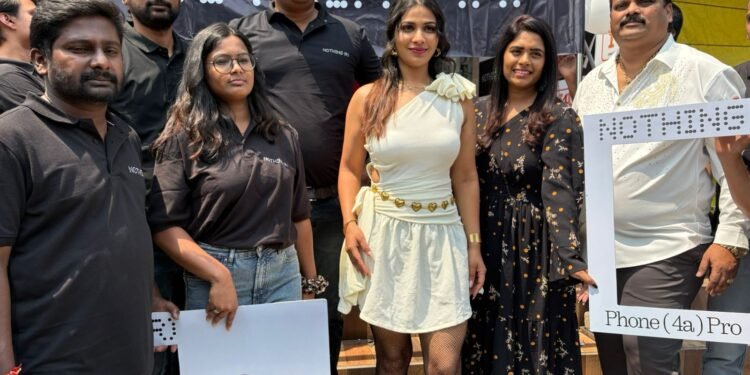 N4U మొబైల్స్ లో Nothing 4A లాంచ్ చేసిన  నటి ఇనయా సుల్తానా