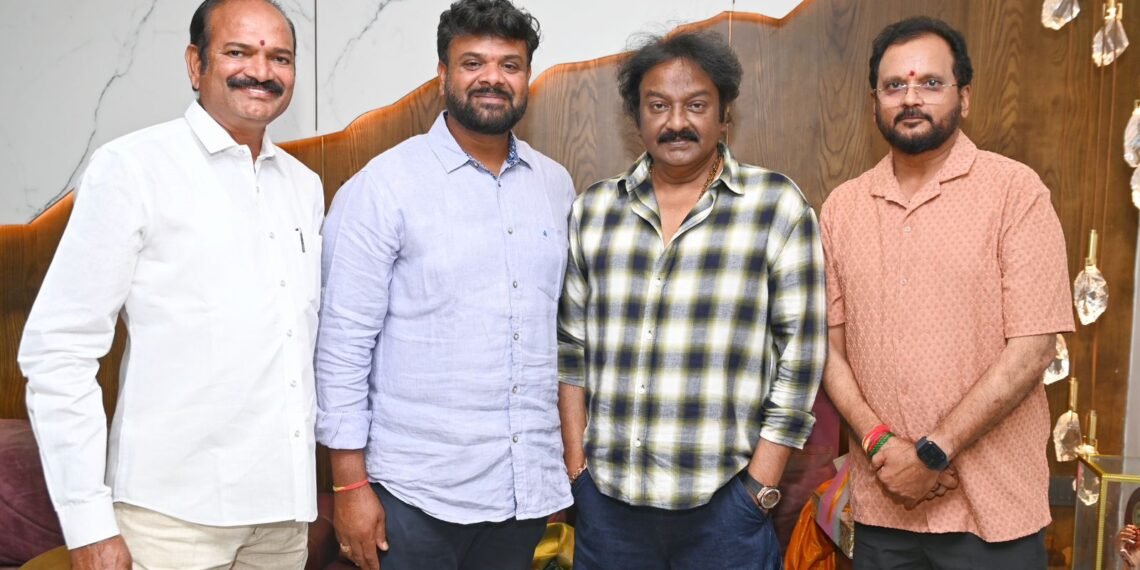 ‘పిఠాపురంలో’  ‘మక్కుళు మక్కుళు కాలేజూ’ పాట విడుదల చేసిన  ప్రముఖ దర్శకుడు వి.వి.వినాయక్