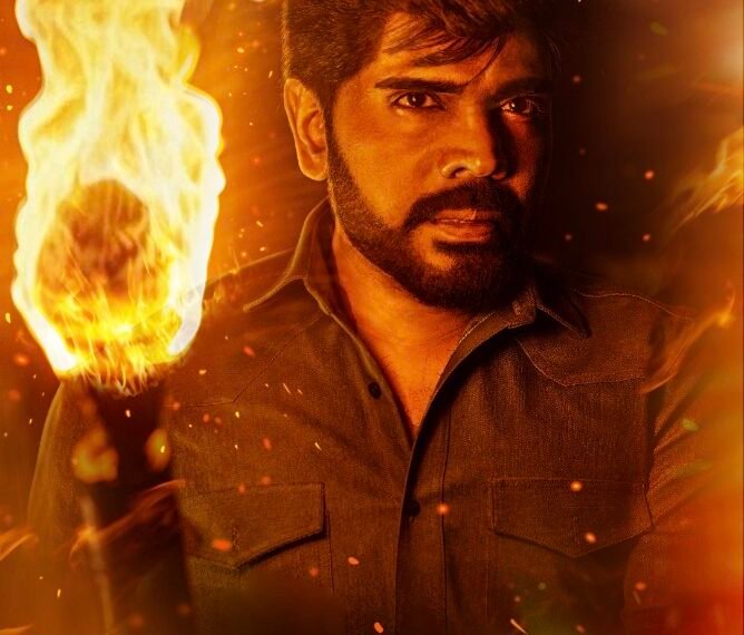 యాక్షన్ ప్యాక్డ్ ‘లీడర్’: ఎమోషనల్ అండ్ మాస్ ఎలిమెంట్స్‌తో అదరగొట్టిన లెజెండ్ శరవణన్ టీజర్!