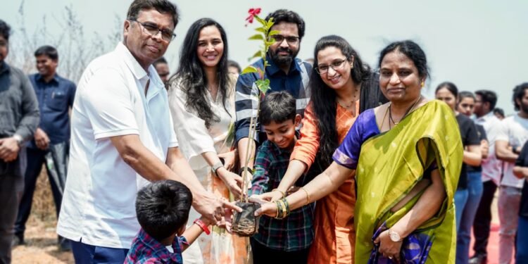 భూమాతకు నివాళిగా ఎర్త్ డే సందర్భంగా భారీగా మొక్కలు నాటిన రాధే గ్రూప్ మరియు సంకల్పతరు ఫౌండేషన్…