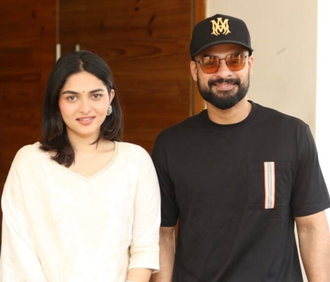 “పళ్లిచట్టంబి” ఫ్యామిలీ అంతా కలిసి చూసే ఒక బ్యూటిఫుల్ ఎమోషనల్ మూవీ – హీరో టొవినో థామస్,  హీరోయిన్ కయదు లోహర్