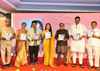 “సావిత్రి” గారంటే తెలుగుతనం, అమ్మతనం  – ‘సావిత్రి క్లాసిక్స్’ ఇంగ్లీషు పుస్తకావిష్కరణ సభ లో జయప్రద