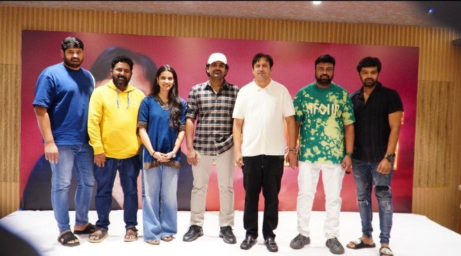 “చెన్నై లవ్ స్టోరీ “టీమ్ సమక్షంలో ఘనంగా కల్ట్ ప్రొడ్యూసర్ ఎస్ కేఎన్ బర్త్ డే సెలబ్రేషన్స్