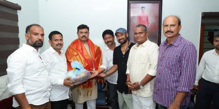 అనకాపల్లి ఎంపీ సి.ఎం. రమేష్ చేతుల మీదుగా “చకోర- లూనార్ లవ్ బర్డ్” మూవీ ‘అద్దంలా చేయనా..’ సాంగ్ రిలీజ్