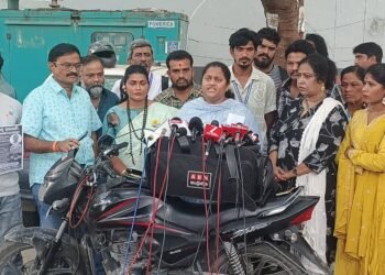 ఫిలిం ఫెడరేషన్‌పై భ‌గ్గుమ‌న్న ప‌లు సినీ సంఘాలు