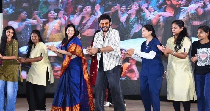 ‘ఆదర్శ కుటుంబం’ సినిమా మీ అందరికీ నచ్చుతుంది: విక్టరీ వెంకటేష్