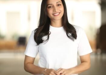 ‘ఆదర్శ కుటుంబం – హౌస్ నెం. 47’ త్రివిక్రమ్ గారి సినిమాలకు భిన్నంగా ఉంటుంది: కథానాయిక శ్రీనిధి శెట్టి